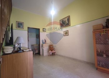 Hall / corridoio - Casa indipendente VIA CESARE BATTISTI
 
33, Furci Siculo - foto 17
