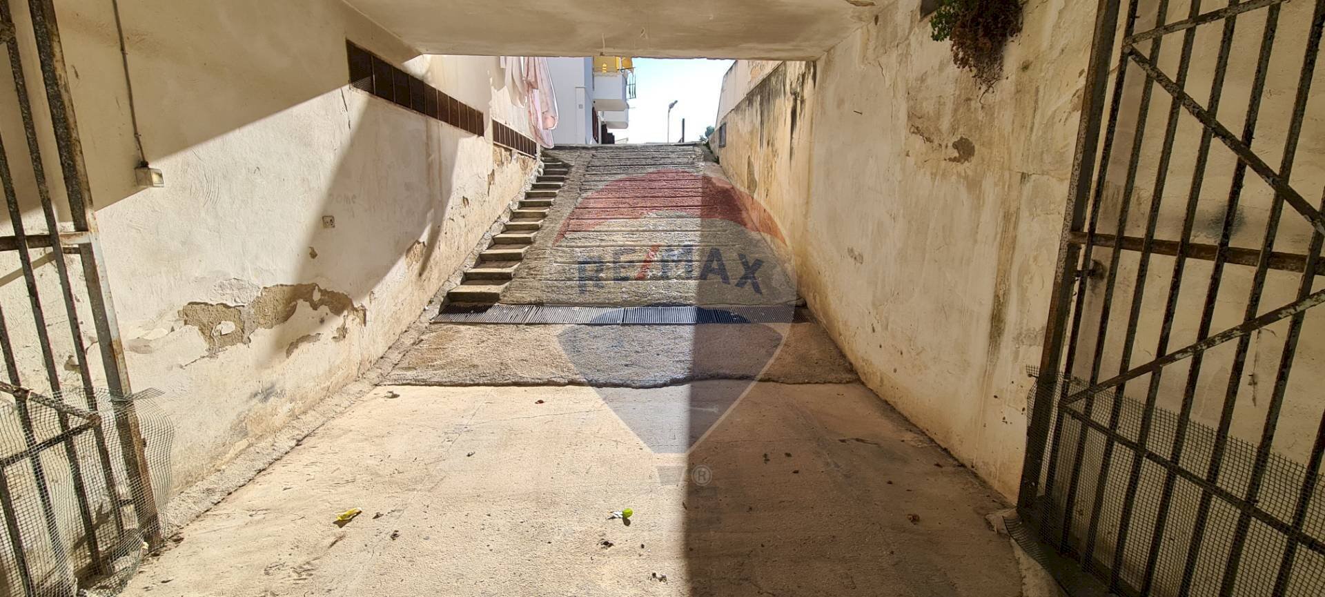 esterno - Box Via Salvemini
 
int. 7, Vieste - foto 3