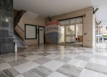 Ricezione / Lobby - Locale Commerciale Via Roma
 
120, Guidonia Montecelio - foto 1