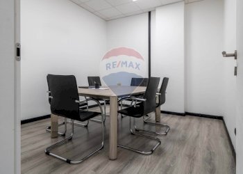 Sala da pranzo - Locale Commerciale Via Roma
 
120, Guidonia Montecelio - foto 9