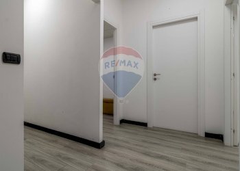 Hall / corridoio - Locale Commerciale Via Roma
 
120, Guidonia Montecelio - foto 13