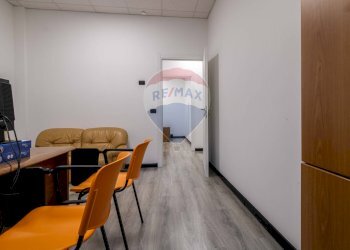 Sala da pranzo - Locale Commerciale Via Roma
 
120, Guidonia Montecelio - foto 17