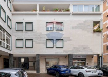 Edificio all\'aperto - Locale Commerciale Via Roma
 
120, Guidonia Montecelio - foto 20