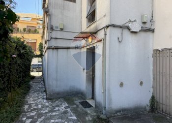 Edificio all\'aperto - Locale Commerciale Via Felisati
70, Venezia - foto 6