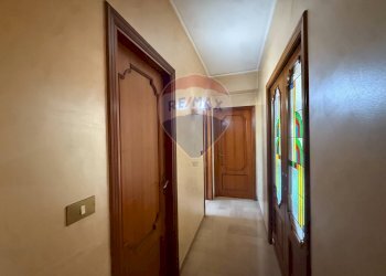 Hall / corridoio - Quadrilocale Piazza Federico Chopin
 
6, Palermo - foto 16