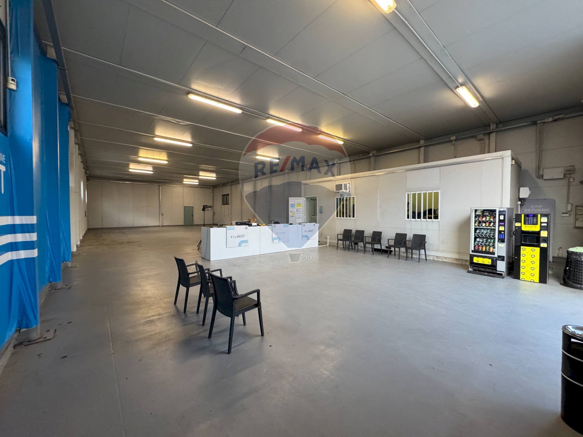 Parcheggio - Capannone Via Dei Gerani
 
2, Modugno - foto 1