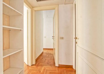 Disimpegno - Trilocale via dei Pastini, 11, Roma (zona Centro Storico) - foto 13