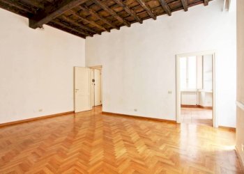 Salone - Trilocale via dei Pastini, 11, Roma (zona Centro Storico) - foto 4