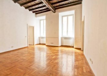 Salone - Trilocale via dei Pastini, 11, Roma (zona Centro Storico) - foto 1