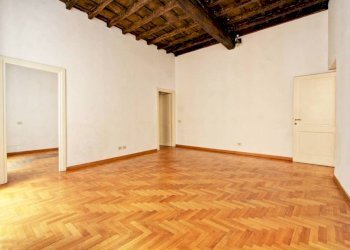 Salone - Trilocale via dei Pastini, 11, Roma (zona Centro Storico) - foto 2