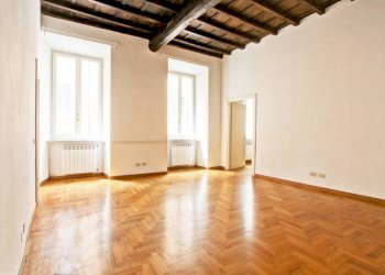 Salone - Trilocale via dei Pastini, 11, Roma (zona Centro Storico) - foto 3