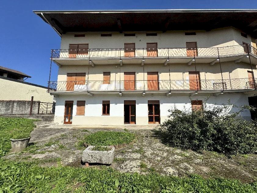 Facciata - Stabile - Palazzo via della Costa, 7, Gozzano - foto 1