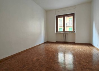 Camera da letto - Quadrilocale via Tripoli, 10/20, Torino (zona Santa Rita) - foto 6