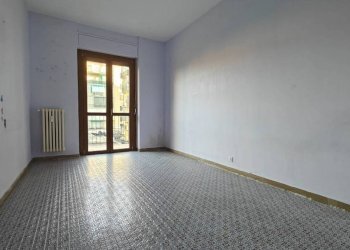 Camera da letto - Quadrilocale via Tripoli, 10/20, Torino (zona Santa Rita) - foto 8