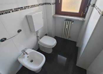 Bagno - Quadrilocale via Tripoli, 10/20, Torino (zona Santa Rita) - foto 11