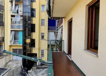 Balcone - Quadrilocale via Tripoli, 10/20, Torino (zona Santa Rita) - foto 14