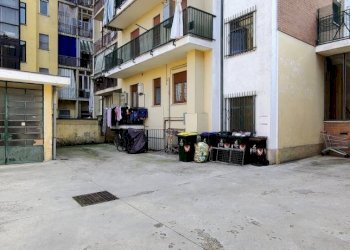 Cortile interno - Quadrilocale via Tripoli, 10/20, Torino (zona Santa Rita) - foto 16