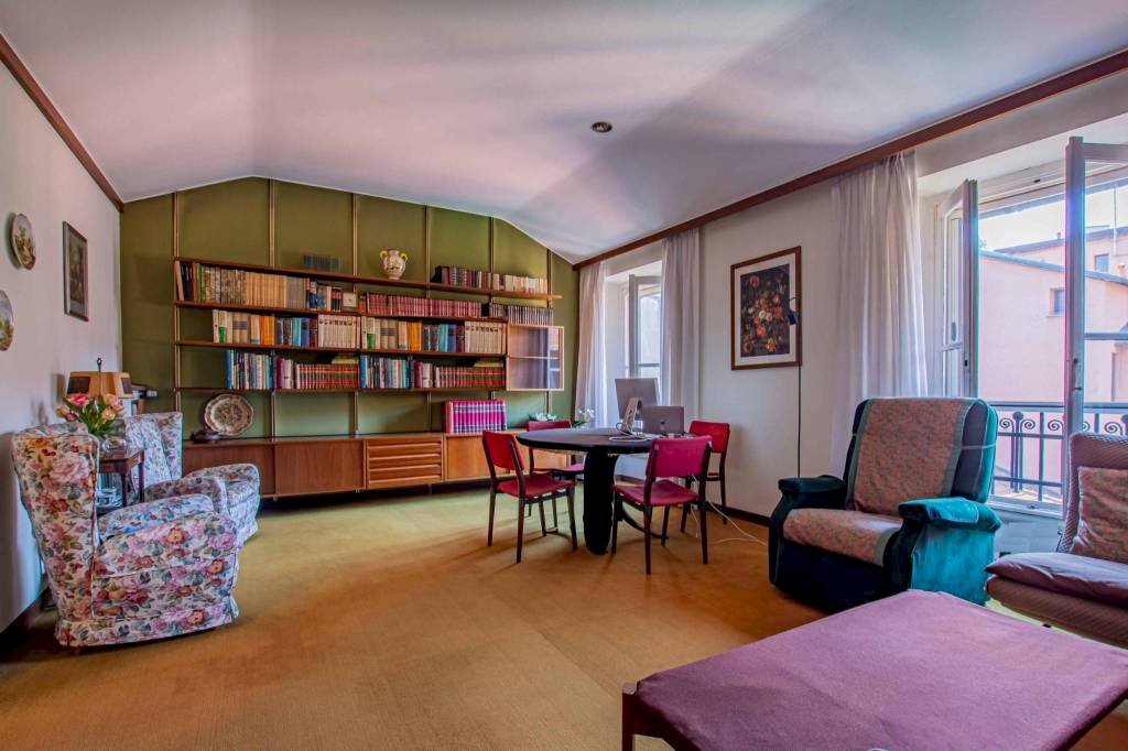 Salone - Four-room apartment via Fontana, Milano - photo 2