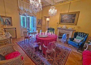 Sala da pranzo - Villa via Goffredo Mameli, Casale Monferrato - photo 36