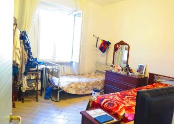 Camera da letto - Trilocale via Milano, Parma - foto 7