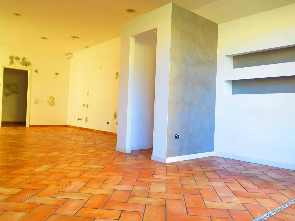 Stanza non arredata - Shop via Roma, 27, Gropparello - photo 2