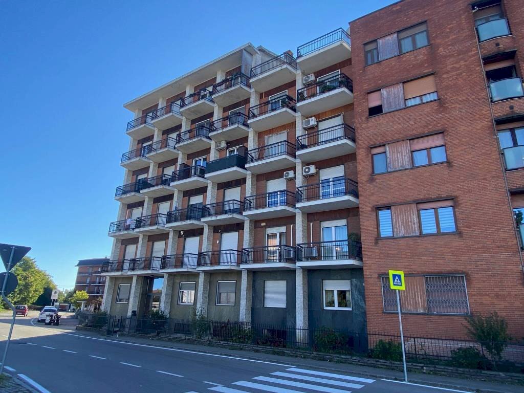 Facciata - Trilocale via Poirino, 18, Carmagnola - foto 1