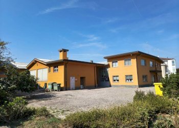 Cortile interno - Capannone strada Privata, 3, Carrù - foto 13