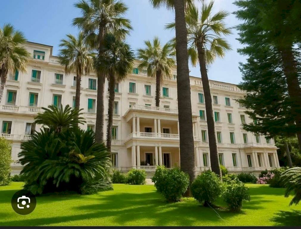 Cortile interno - Quadrilocale corso Regina Margherita, 200, Ospedaletti - foto 1