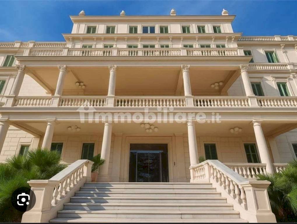 Facciata - Quadrilocale corso Regina Margherita, 200, Ospedaletti - foto 2