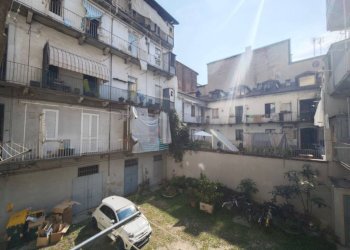 Cortile interno - Quadrilocale via Principe Tommaso, 21, Torino (zona San Salvario) - foto 16