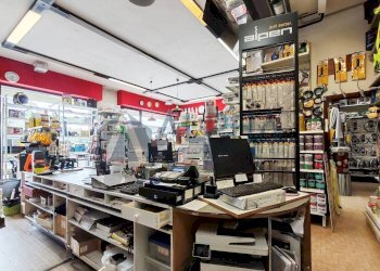 Interno non residenziale - Colorificio - Ferramenta - Elettricità viale della Repubblica, San Mauro Pascoli - foto 2