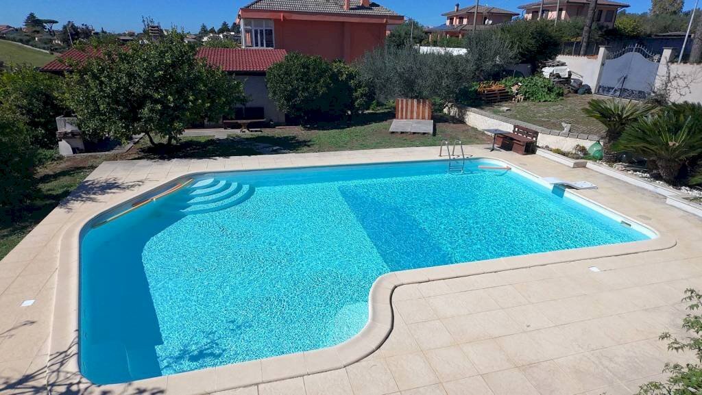Piscina - Villa via Seneca, Genzano di Roma - foto 3