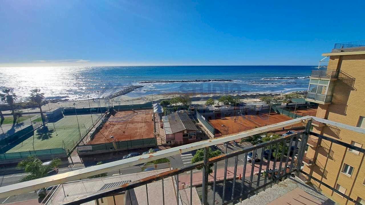 PHOTO-2025-10-24-12-54-43 6.jpg - Trilocale Via Lungomare, Taggia - foto 2