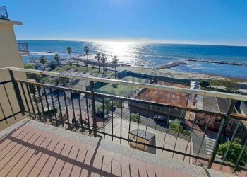 PHOTO-2025-10-24-12-54-44 2.jpg - Trilocale Via Lungomare, Taggia - foto 3