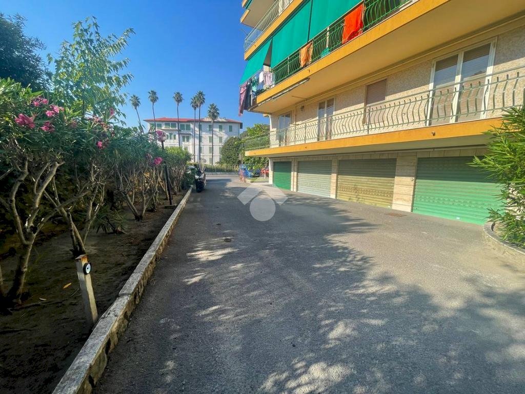 Box Via Giulio Cesare, Bordighera - foto 1