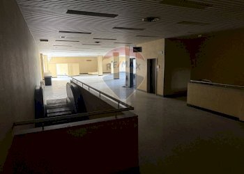 Hall / corridoio - Stabile - Palazzo Via Giuseppe Garibaldi
 
48, Bovolone - foto 30