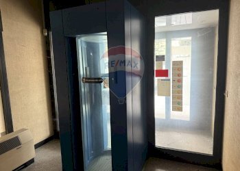 Hall / corridoio - Stabile - Palazzo Via Giuseppe Garibaldi
 
48, Bovolone - foto 42