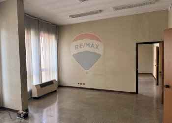 Stanza vuota - Stabile - Palazzo Via Giuseppe Garibaldi
 
48, Bovolone - foto 68