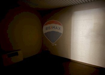 Stanza vuota - Stabile - Palazzo Via Giuseppe Garibaldi
 
48, Bovolone - foto 27