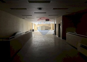 Hall / corridoio - Stabile - Palazzo Via Giuseppe Garibaldi
 
48, Bovolone - foto 29