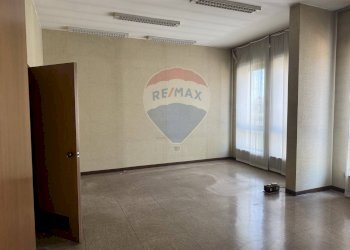 Stanza vuota - Stabile - Palazzo Via Giuseppe Garibaldi
 
48, Bovolone - foto 66