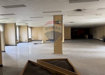 Parcheggio - Stabile - Palazzo Via Giuseppe Garibaldi
 
48, Bovolone - foto 79