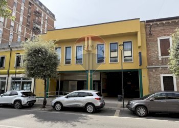 Edificio all\'aperto - Appartamento Via Giuseppe Garibaldi
 
48, Bovolone - foto 2