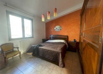 camera matrimoniale - Villa a Schiera via Luciano Berio  7, Manoppello - foto 9