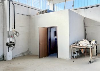 servizi - Capannone Via Prati, Castello d'Argile - foto 2