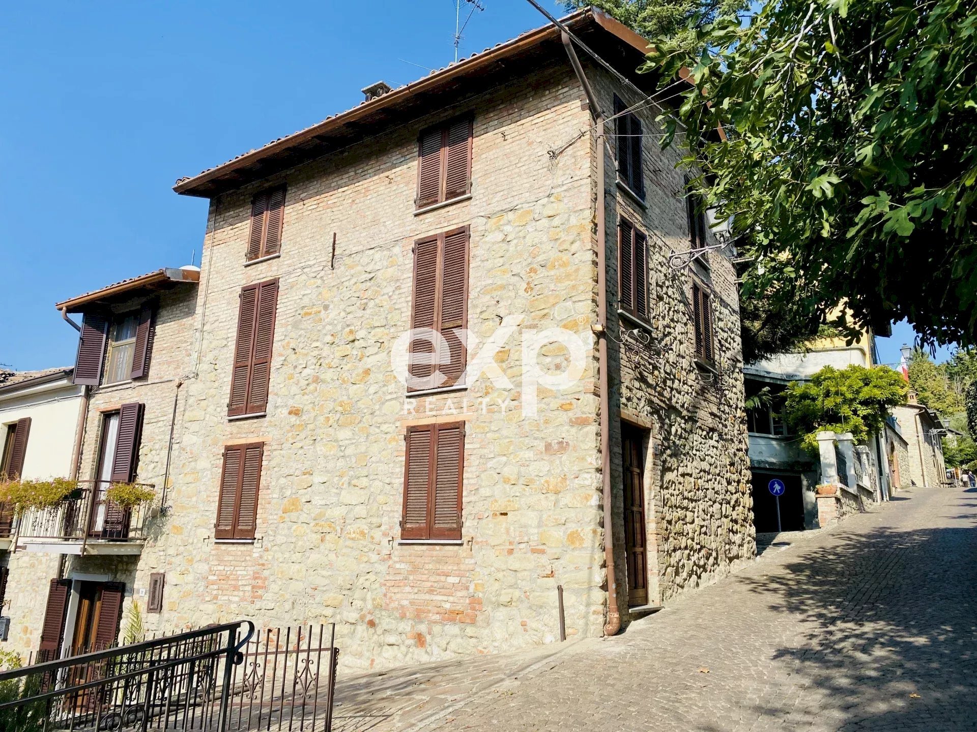 Historic Residence Fortunago - photo 1