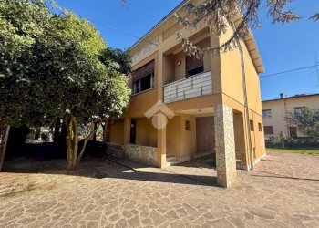 Casa indipendente Via Giovanni Pascoli, Novellara - foto 1