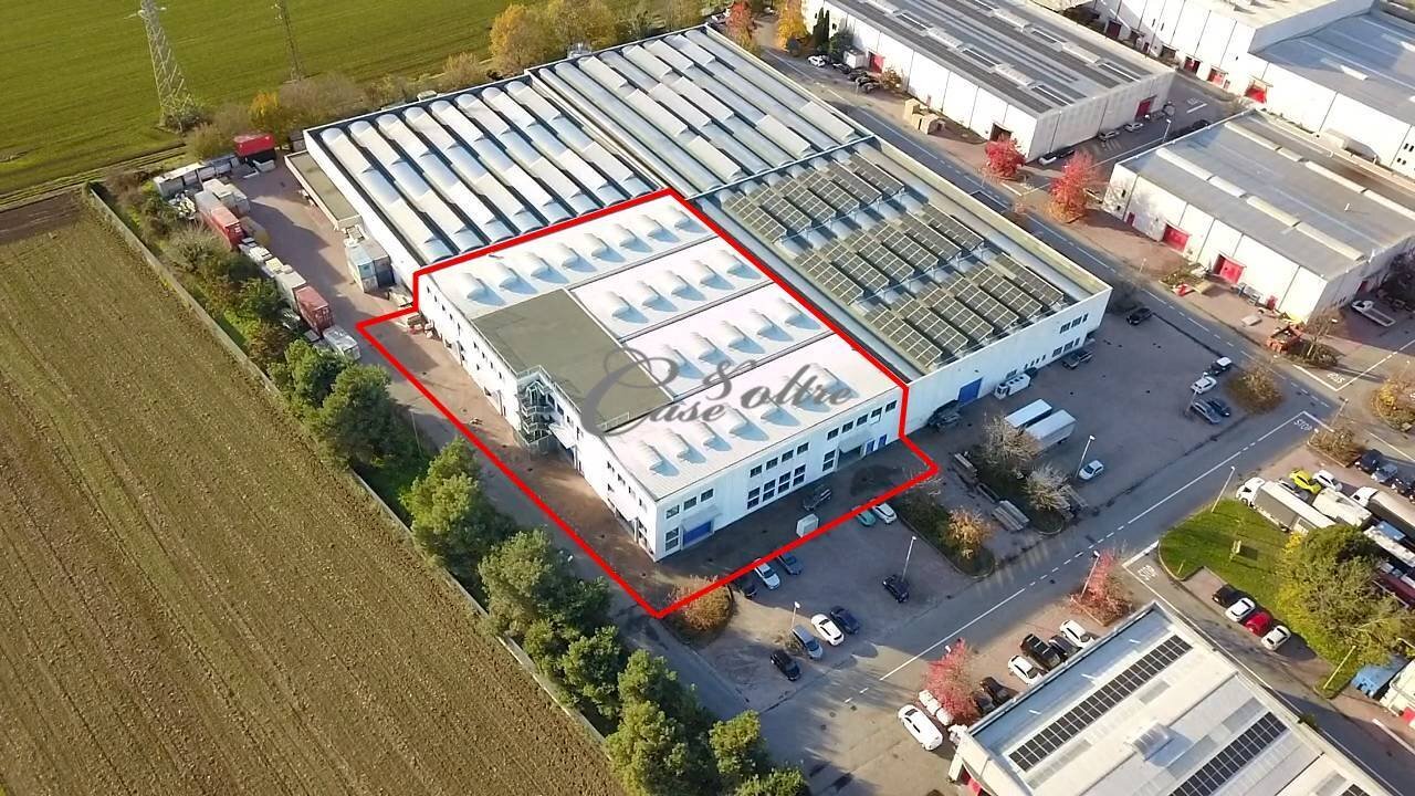 Foto 1 - Capannone Via Cervino, Figino Serenza - foto 1