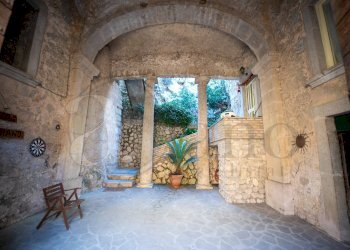 Foto 8 - Stable - Palace Via Re Manfredi
 
11, Rocca d'Arce - photo 8