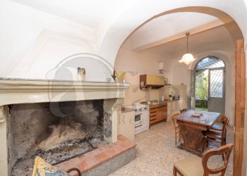 Foto 31 - Stable - Palace Via Re Manfredi
 
11, Rocca d'Arce - photo 31